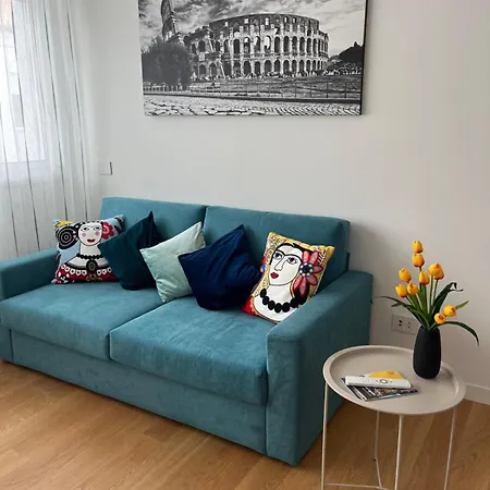 Giolu Colosseo * Rome